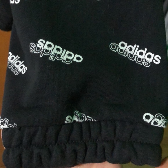 Adidas Sweatshirt🌹 - Picture 4 of 7